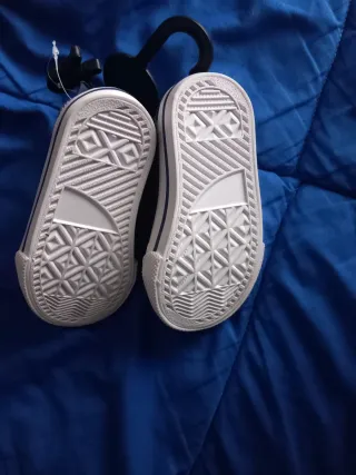 Sapatilhas de criança novas tam. 20/21