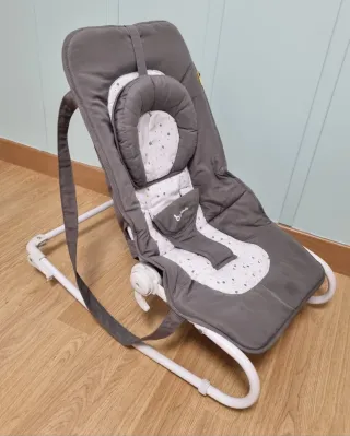 Hamaca bebé gris con peluches