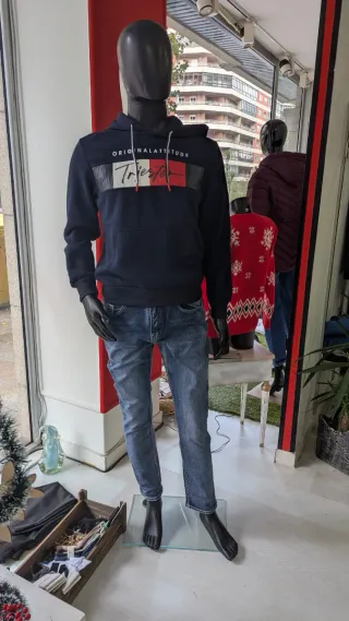 Maniquí hombre nuevo + (Ropa tienda ( consultar))