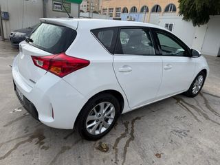 Toyota Auris 2013