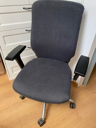 Silla de despacho gris