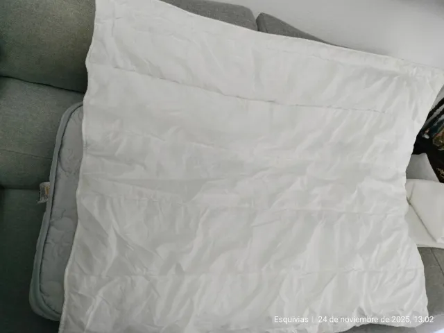 Lote para cuna: colchón y ropa de cama. Ikea LEN.