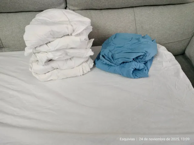 Lote para cuna: colchón y ropa de cama. Ikea LEN.