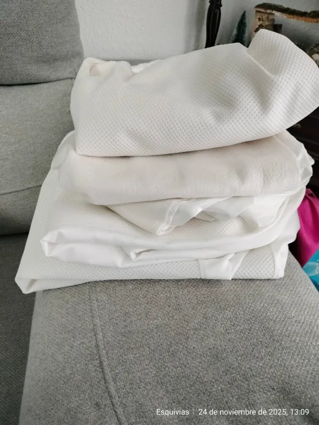 Lote para cuna: colchón y ropa de cama. Ikea LEN.
