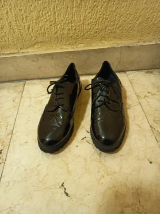 Zapatos negros charol Primark