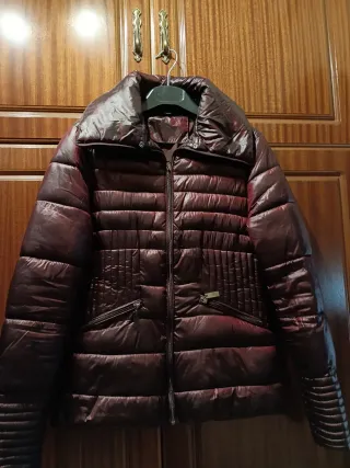 Cazadora mujer granate