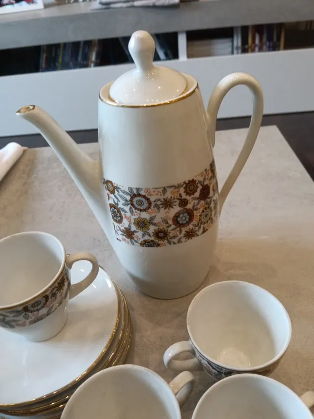 Juego de café de porcelana floral
