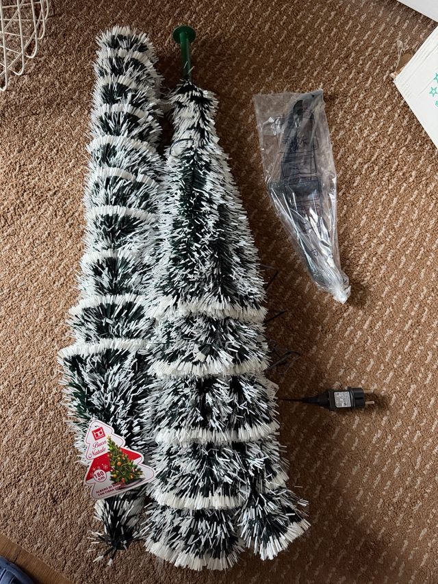 Albero Natale con luci integrate mai usato 180 cm