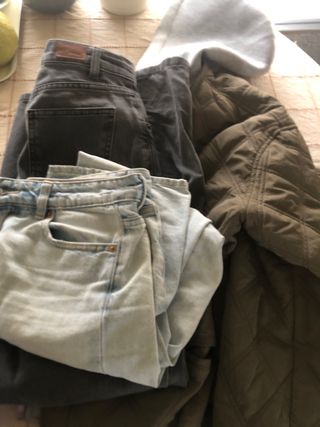 Chaqueta con capucha y 2 pantalones