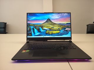 Portátil ASUS ROG Strix G733PY Negro/Morado