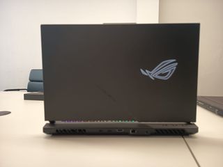 Portátil ASUS ROG Strix G733PY Negro/Morado