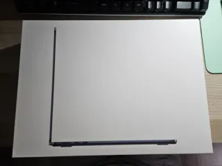 NUEVO - MacBook Air 13' M4