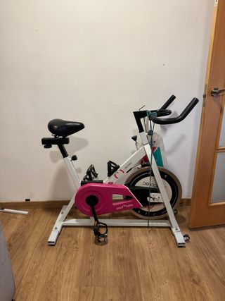 Bicicleta Spinning Cecotec casi sin uso