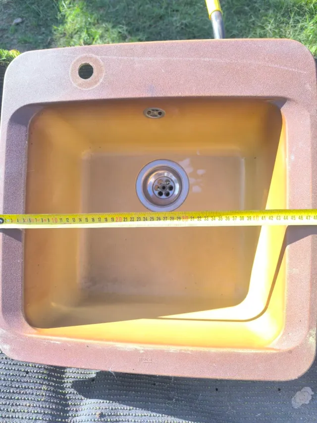 Fregadero de cocina marrón