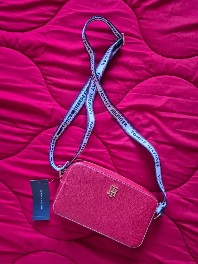 Bolso Tommy Hilfiger Rojo y Dorado