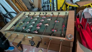 Futbolín de bar clásico.