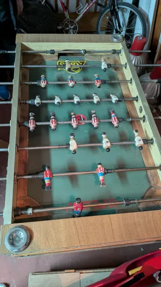 Futbolín de bar clásico.
