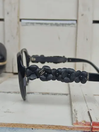 Occhiali Chanel Neri con Fiori