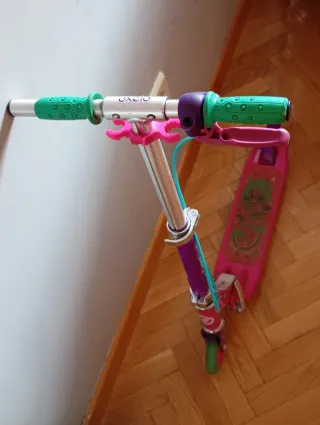 Patinete infantil Oxelo rosa y morado