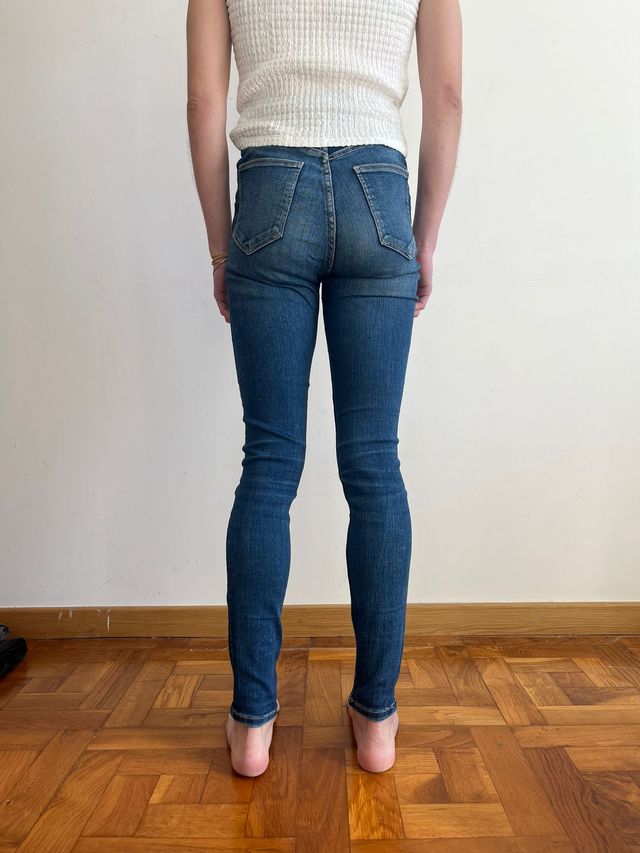 Pantalones tejanos pitillo azules