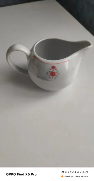 Lattiera Thun con pupazzo di neve