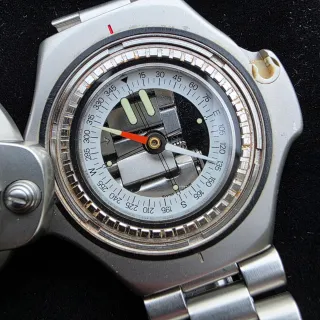 Reloj Hunting World sportabout con brújula, acero.