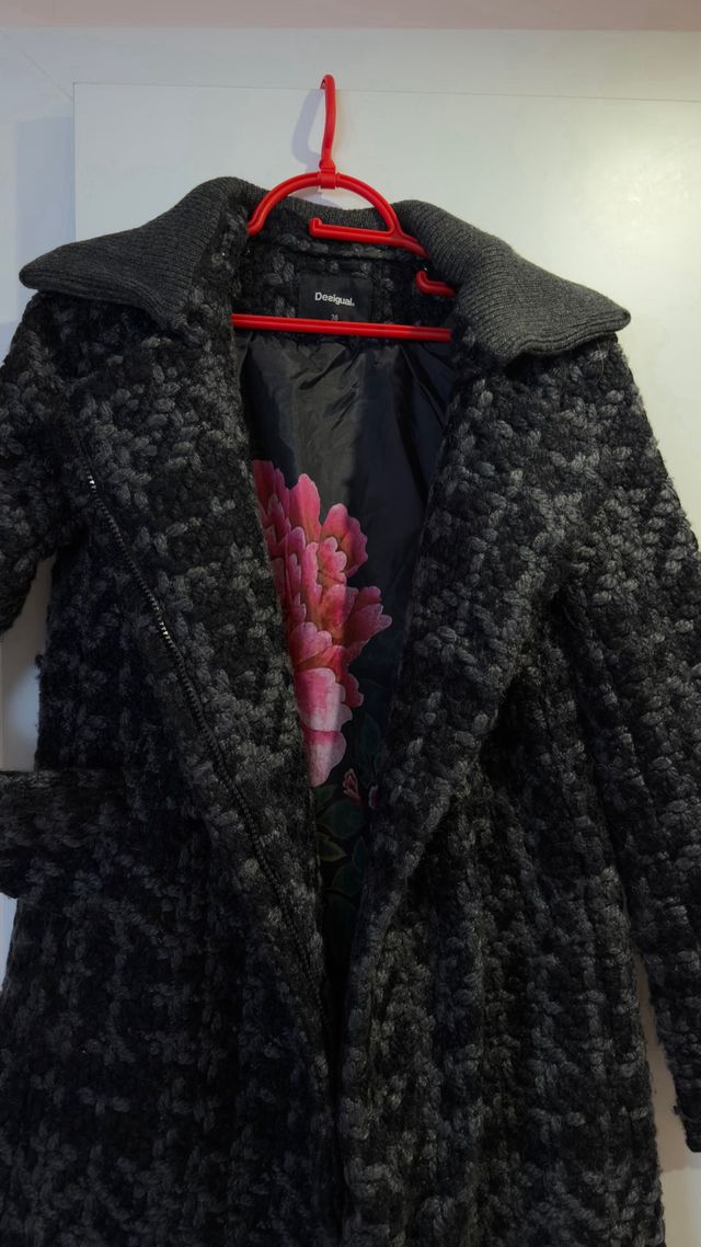 Abrigo Desigual Mujer Negro y Gris