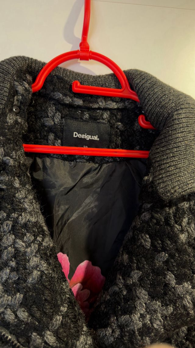 Abrigo Desigual Mujer Negro y Gris