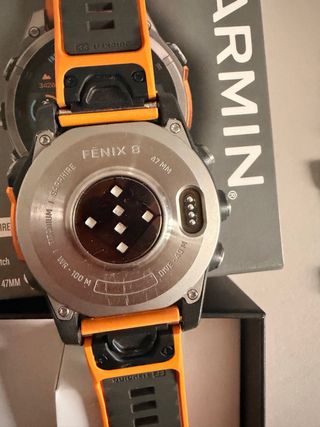 Garmin Fenix 8 Zafiro Titanio Naranja