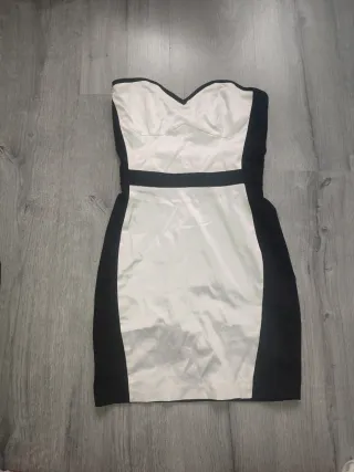 Vestido strapless blanco y negro