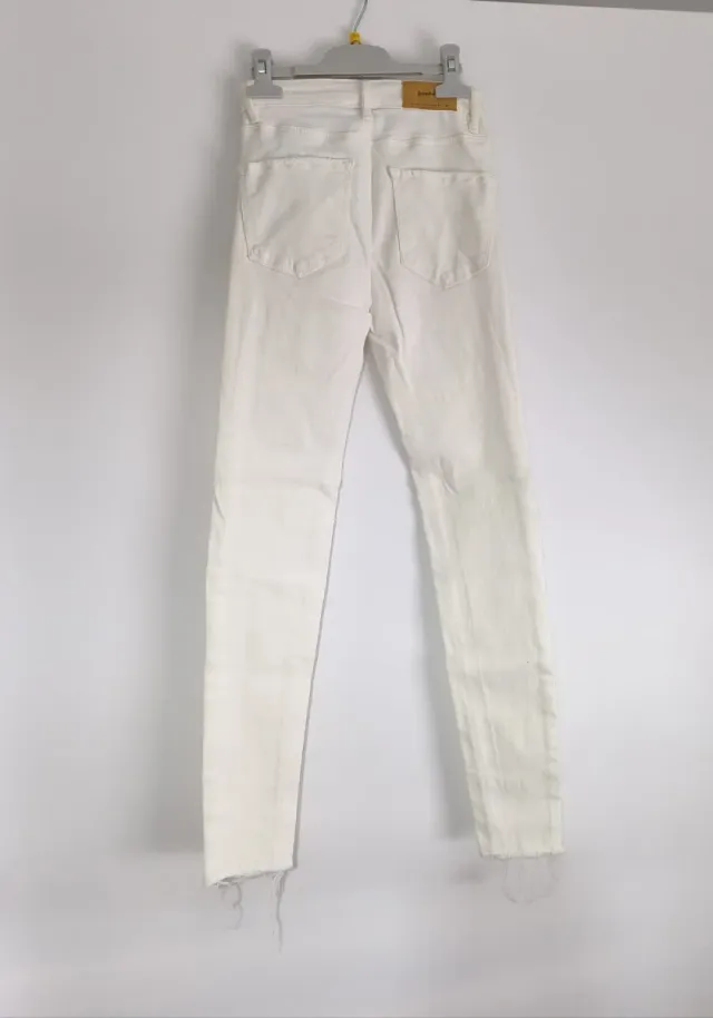 Pantalón Pitillo Blanco Stradivarius