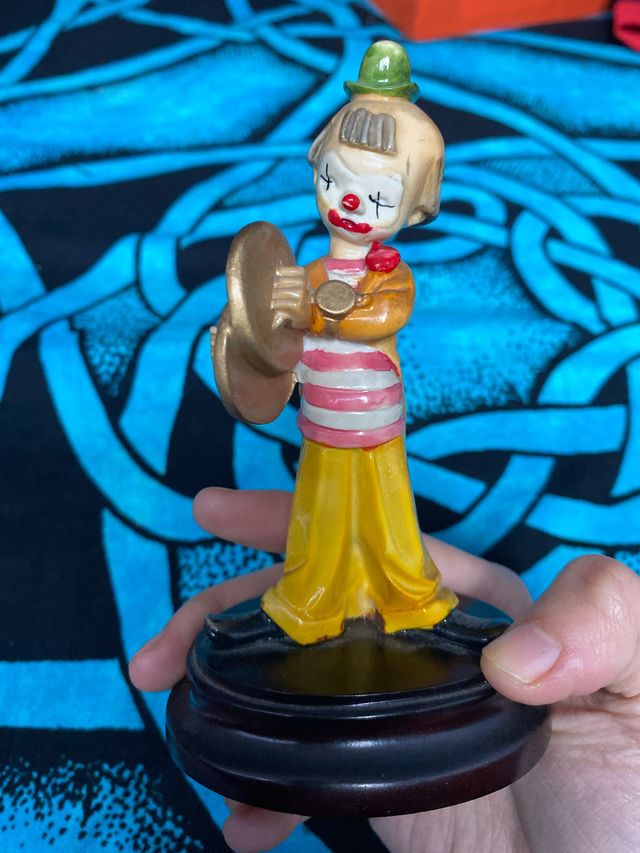 Figura payaso porcelana con platillos