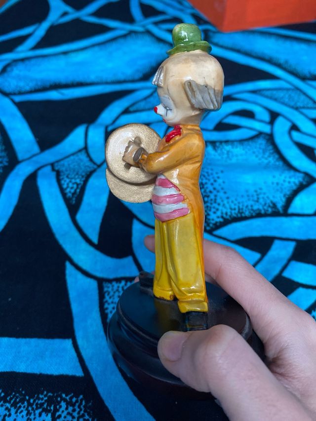 Figura payaso porcelana con platillos