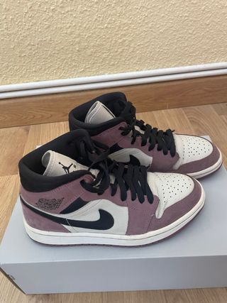 Air Jordan 1 Mid Berry Pink