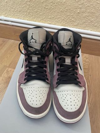 Air Jordan 1 Mid Berry Pink