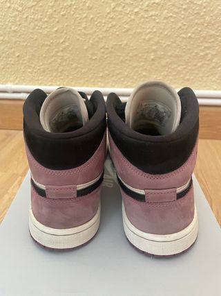 Air Jordan 1 Mid Berry Pink