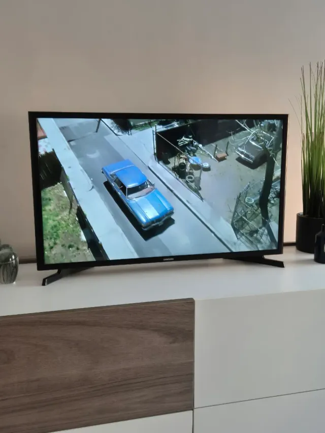 TV Samsung 30 pulgadas Negra