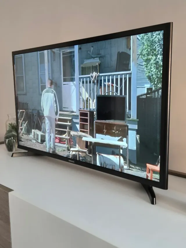 TV Samsung 30 pulgadas Negra