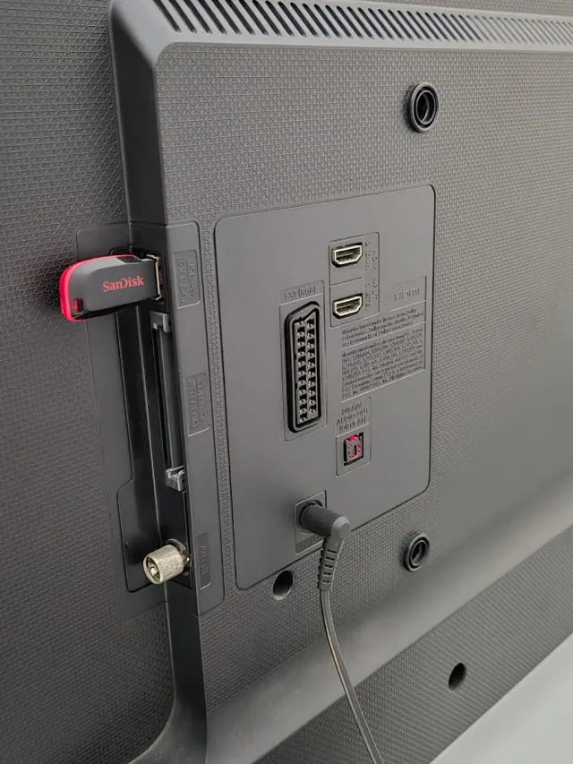 TV Samsung 30 pulgadas Negra