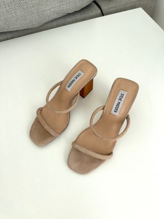 Sandalias Steve Madden Beige Tacón Bloque