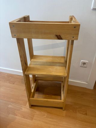 Torre di apprendimento Montessori in legno