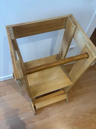 Torre di apprendimento Montessori in legno