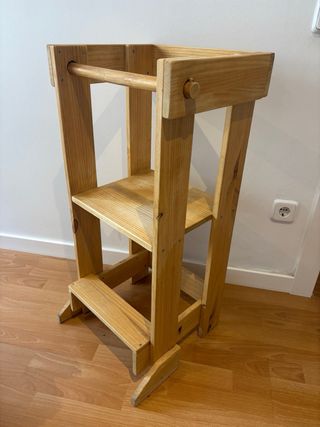 Torre di apprendimento Montessori in legno