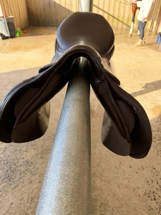 Montura de salto Don Rodrigo Soneira 17.5”