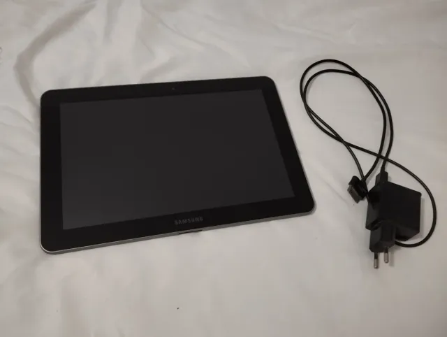 Tablet Samsung con cargador
