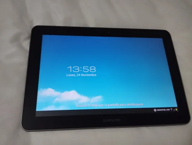 Tablet Samsung con cargador