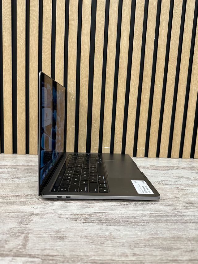 MacBook Pro 13" 2020 TB M1 8gb 256gb SSD