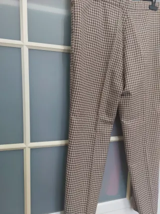 Pantalón cuadros beige y marrón