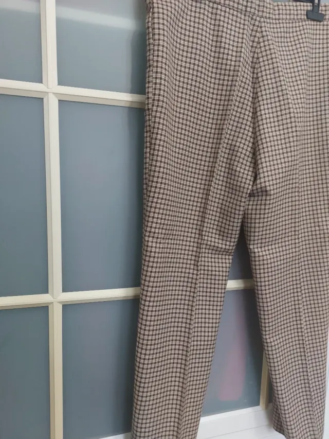 Pantalón cuadros beige y marrón