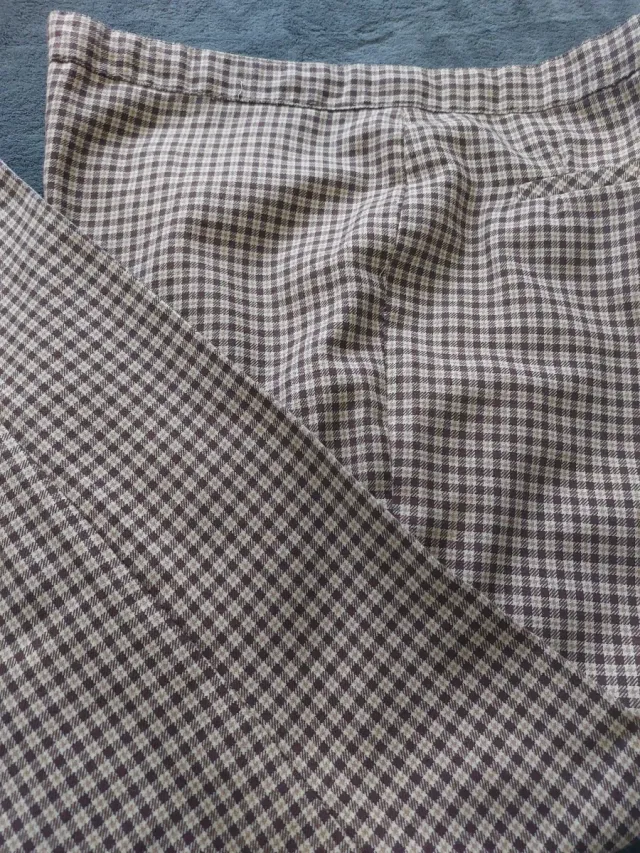 Pantalón cuadros beige y marrón